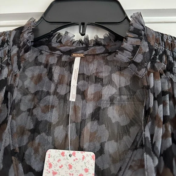 Free People Black Printed Long-sleeve Shirred Waist Blouse - Picture 3 of 5